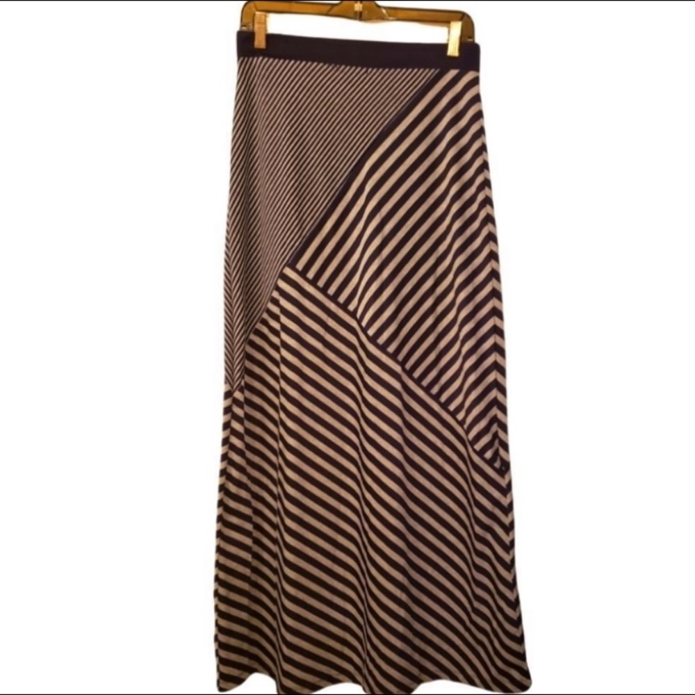 Women’s maxi skirt